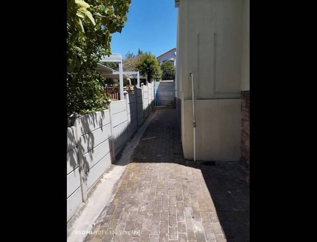 3 BEDROOM HOUSE FOR SALE IN ASTON BAY